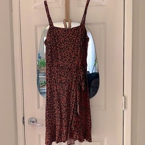 🪩3 for $25. Animal print cheetah wrap around dress